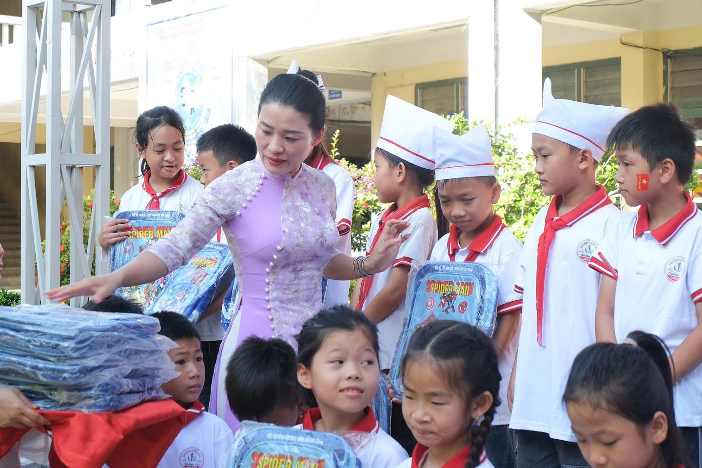 Anh-tin-bai